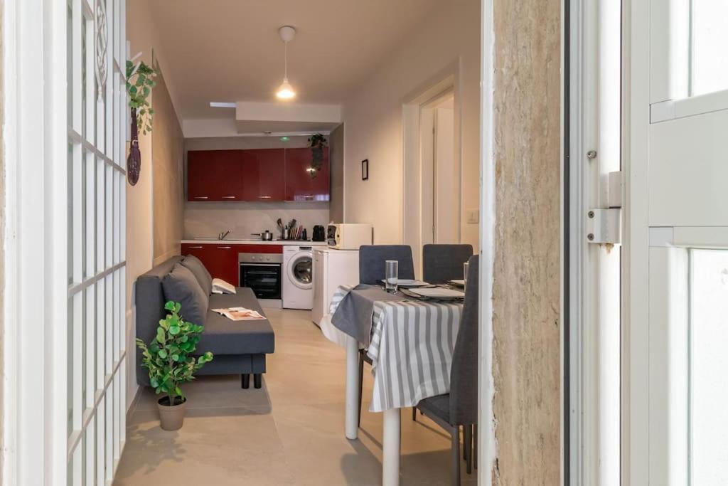 Appartement ¤charme Di Bari¤ Intero Con Design Moderno E