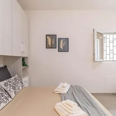 ¤Charme Di Bari¤ Intero Apt Con Design Moderno E Centrale Exterior photo