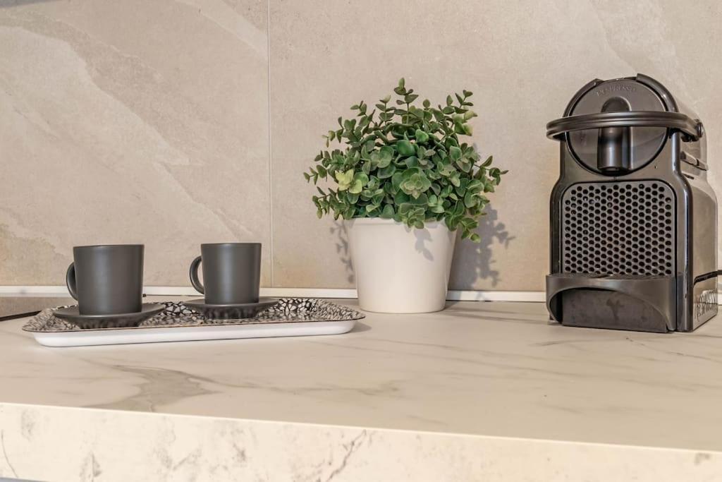 Apartamento ¤charme Di Bari¤ Intero Con Design Moderno E